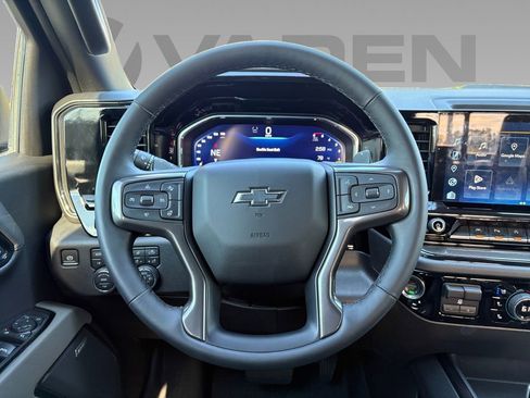 Used 2025 Chevrolet Silverado 1500 ZR2 w/ Technology Package image 13