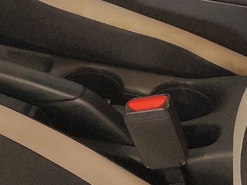 Used 2021 Nissan Versa SV image 26