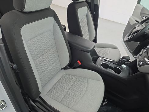 Used 2022 Chevrolet Equinox LS w/ LS Convenience Package FWD image 10