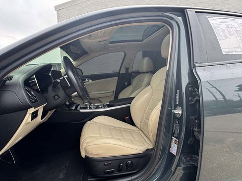 Used 2022 Kia Stinger GT2 image 7