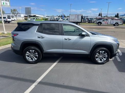 Used 2025 Chevrolet Equinox LT FWD image 15