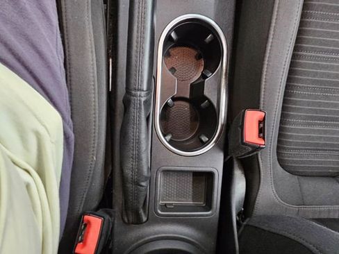 Used 2016 Volkswagen Beetle R-Line SE image 20