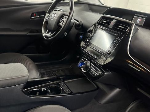 Used 2021 Toyota Prius Prime LE FWD image 32