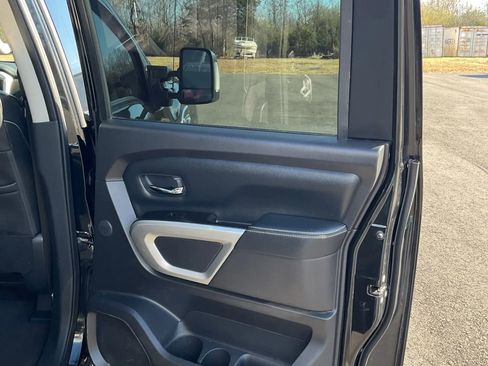 Used 2019 Nissan Titan PRO-4X w/ Pro-4x Utility Package image 47