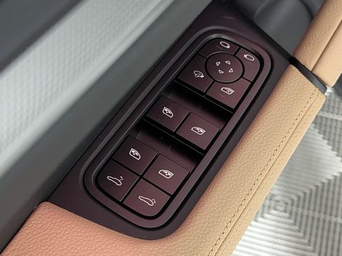 New 2026 Porsche Cayenne image 27