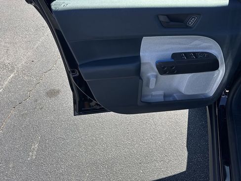 New 2025 Ford Maverick XLT image 10