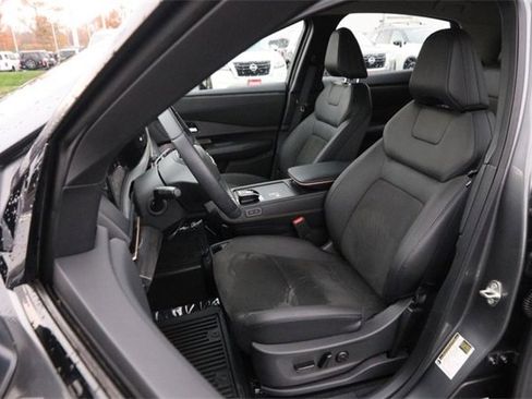 Certified 2023 Nissan Ariya AWD image 8