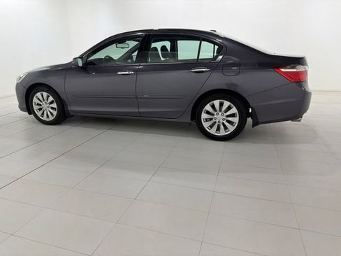 Used 2015 Honda Accord Touring image 2