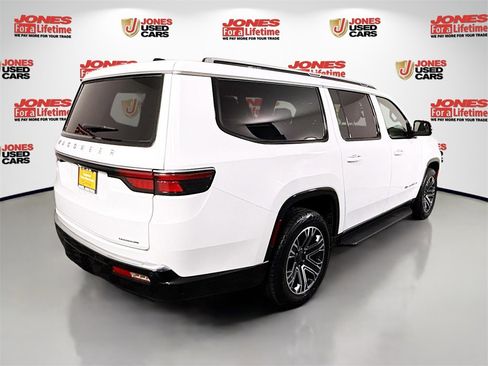 Used 2024 Jeep Wagoneer L Series II w/ Flexible Seating Group image 17