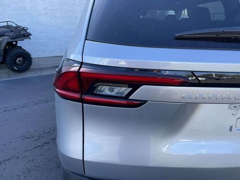 Used 2025 Toyota Grand Highlander XLE image 20