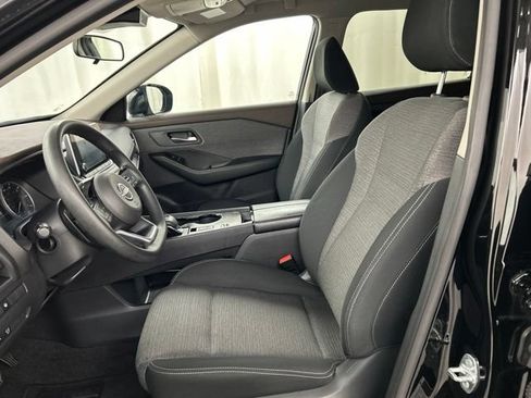 Used 2023 Nissan Rogue SV FWD image 6
