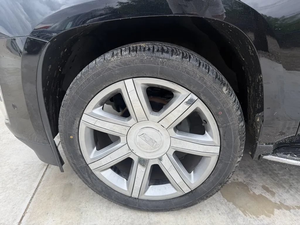 Used 2018 Cadillac Escalade Luxury RWD image 10
