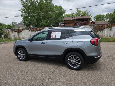 Used 2023 GMC Terrain SLT AWD/4WD image 5