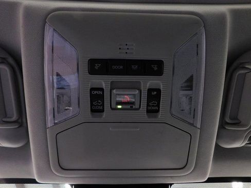 Used 2023 Toyota RAV4 XLE Premium image 31