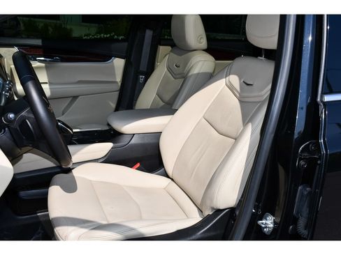 Used 2019 Cadillac XT5 Luxury FWD image 14