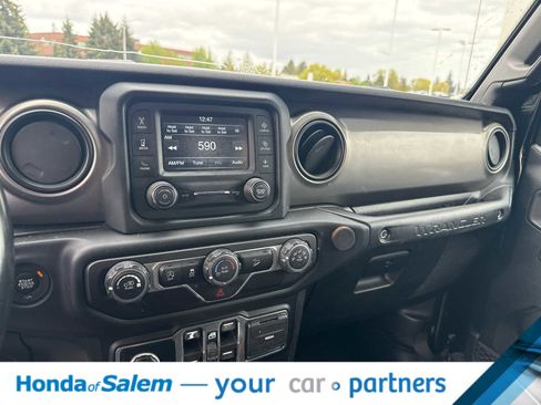Used 2019 Jeep Wrangler Unlimited Sport S AWD/4WD image 16