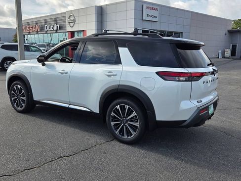 New 2026 Nissan Pathfinder Platinum FWD image 8