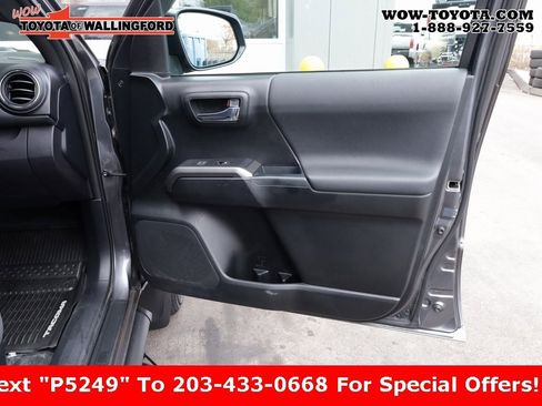 Certified 2017 Toyota Tacoma TRD Sport image 18