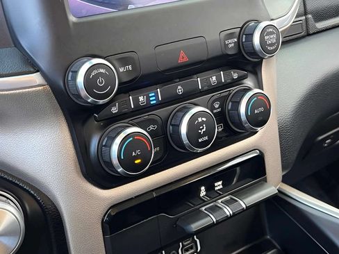 Used 2020 RAM 1500 Laramie AWD/4WD image 22