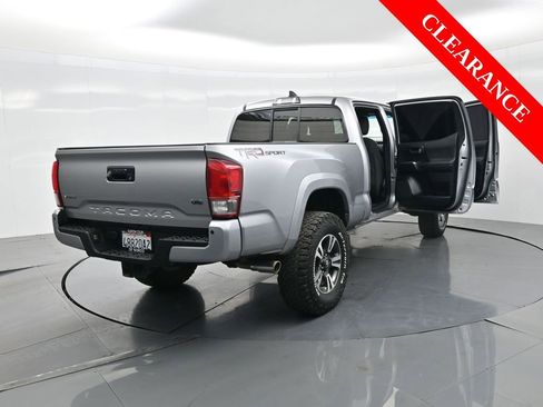 Used 2016 Toyota Tacoma TRD Sport image 34