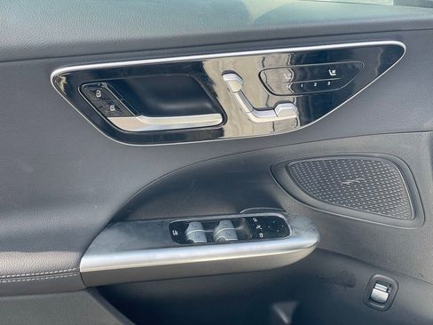 Used 2025 Mercedes-Benz C 300 4MATIC Sedan image 12