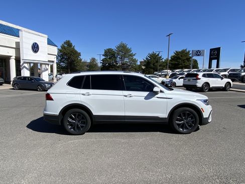 Used 2023 Volkswagen Tiguan SE FWD image 13