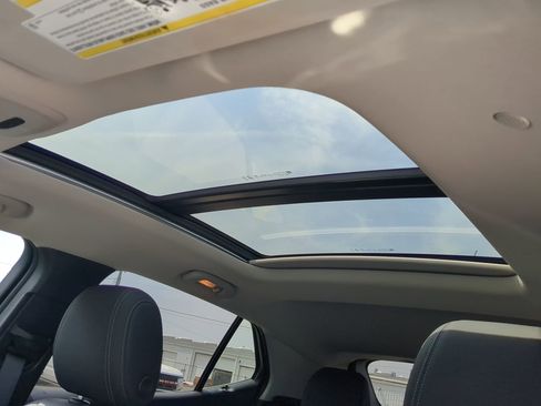 Used 2023 Buick Encore GX Essence w/ Experience Buick Package image 18