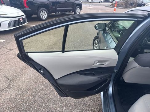 Used 2021 Toyota Corolla LE image 35