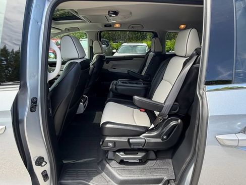 Used 2025 Honda Odyssey Elite image 13