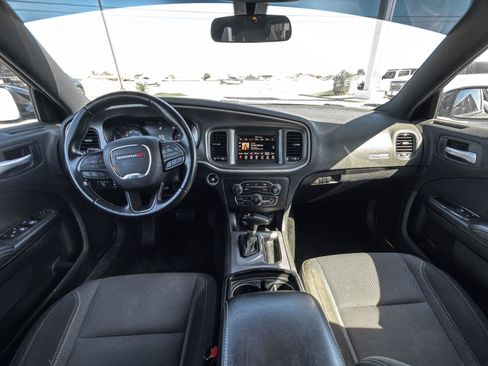 Used 2020 Dodge Charger SXT w/ Blacktop Package RWD image 15