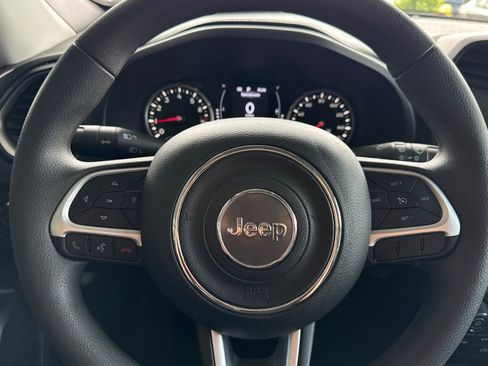 Used 2023 Jeep Renegade Latitude image 26