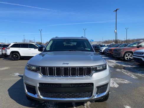 Used 2022 Jeep Grand Cherokee L Laredo w/ Luxury Tech Group I image 7