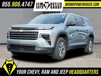 Used 2025 Chevrolet Traverse LT