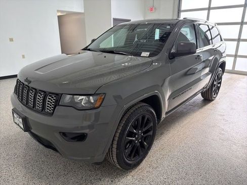 Used 2021 Jeep Grand Cherokee Laredo X AWD/4WD image 6