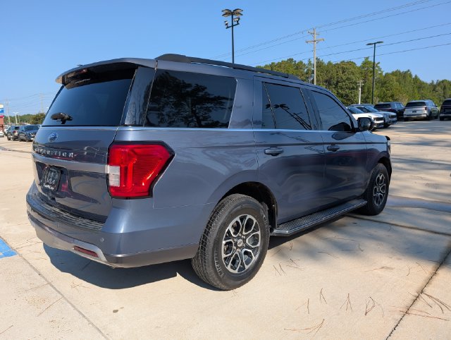 Used 2023 Ford Expedition XLT RWD image 3