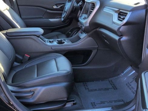 Used 2023 GMC Acadia SLT w/ Elevation Edition image 30