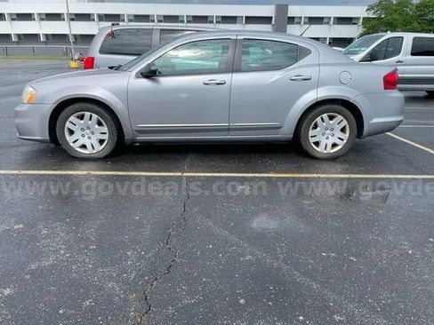 Used 2013 Dodge Avenger SE FWD image 3