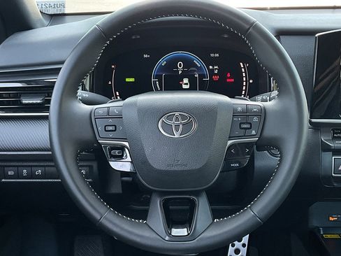 Used 2025 Toyota Camry SE image 20