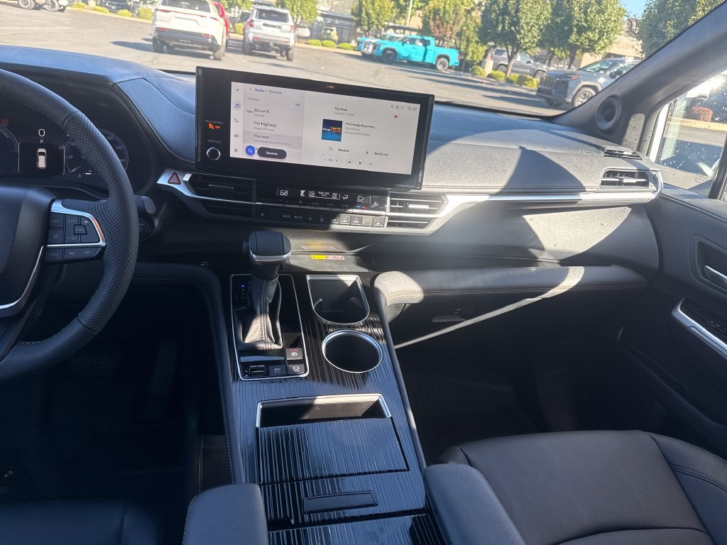 New 2026 Toyota Sienna XLE Woodland Edition AWD/4WD image 17