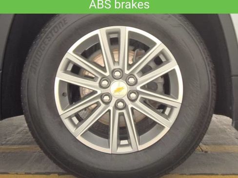 Used 2023 Chevrolet Traverse LT AWD/4WD image 21