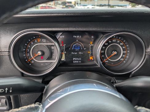 Used 2020 Jeep Gladiator Overland image 7