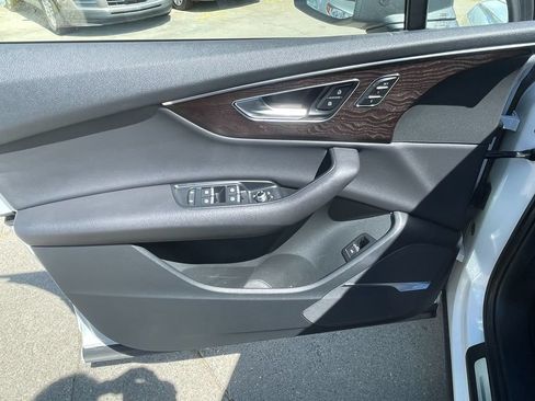 Used 2020 Audi Q7 3.0T Prestige w/ Prestige Package AWD/4WD image 11
