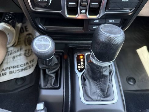 Used 2023 Jeep Wrangler Unlimited Sport AWD/4WD image 38
