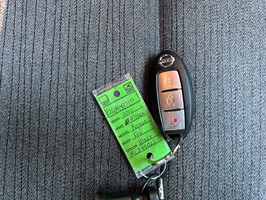 Used 2021 Nissan Rogue S FWD image 31