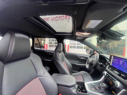 Used 2024 Toyota RAV4 XSE AWD/4WD image 11