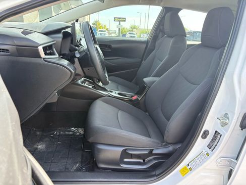 Used 2022 Toyota Corolla LE image 18