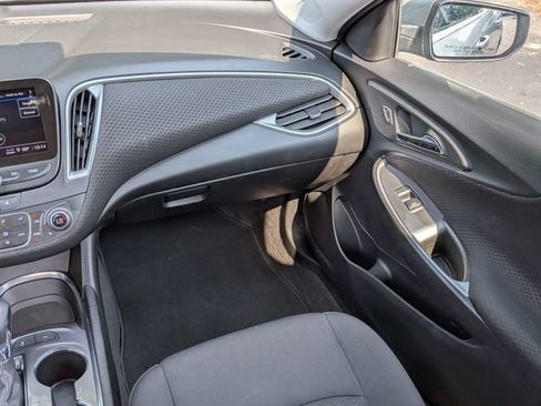 Used 2025 Chevrolet Malibu LT FWD image 18