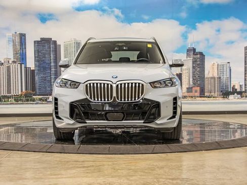 Used 2024 BMW X5 xDrive50e w/ M Sport Package AWD/4WD image 3