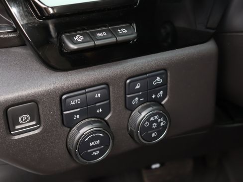 Used 2023 Chevrolet Silverado 1500 ZR2 w/ Technology Package image 14