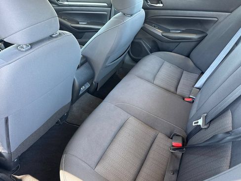 Used 2022 Nissan Altima 2.5 SV FWD image 6